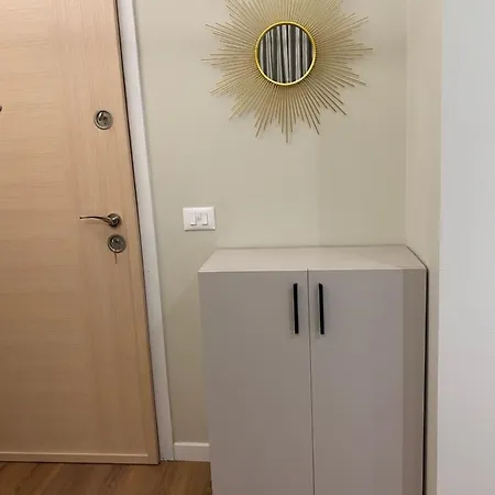 Central Apartment With Balcony Διαμέρισμα *