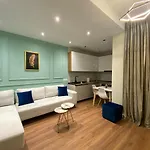 Central Apartment With Balcony Apartmán