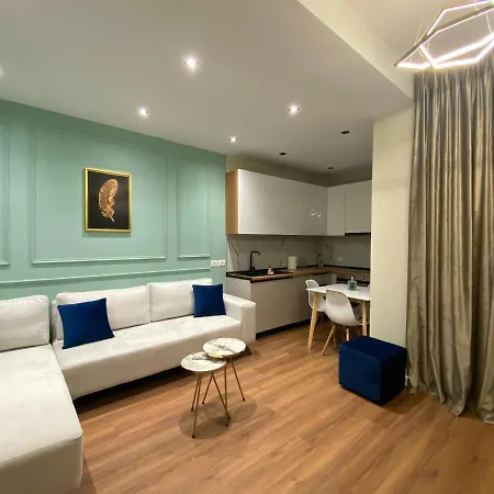 Central Apartment With Balcony Appartamento