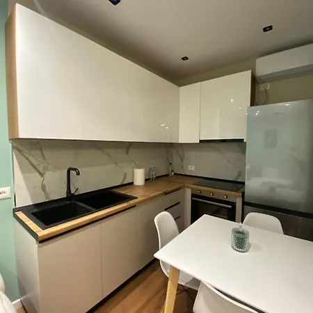Central Apartment With Balcony *