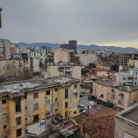 Central Apartment With Balcony Appartamento
