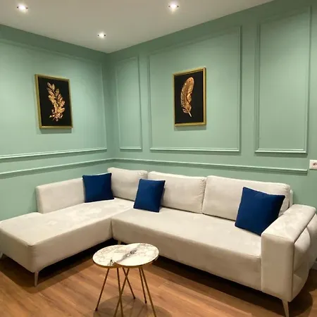 Appartamento Central Apartment With Balcony