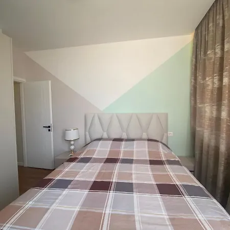 Central Apartment With Balcony Appartamento Tirana