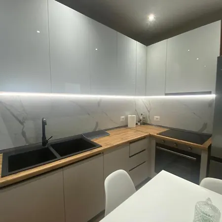 Appartamento Central Apartment With Balcony *